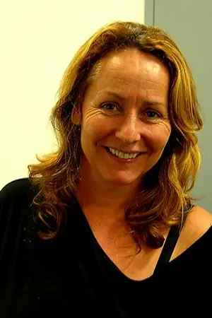 Angela Groothuizen