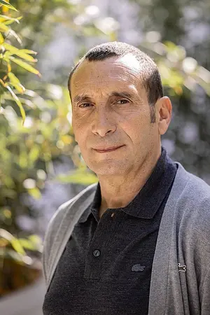 Зинедин Суалем