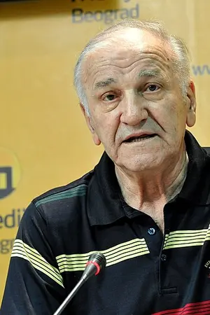 Bata Živojinović