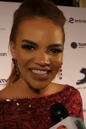 Leslie Grace