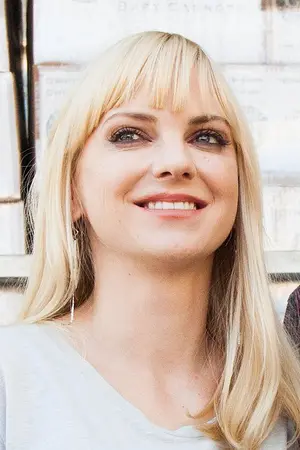 Анна Фэрис