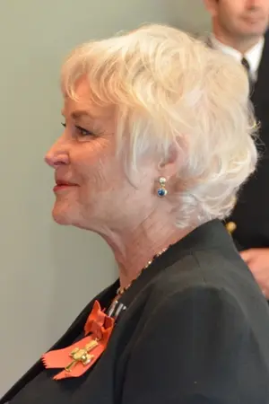 Lisa Harrow