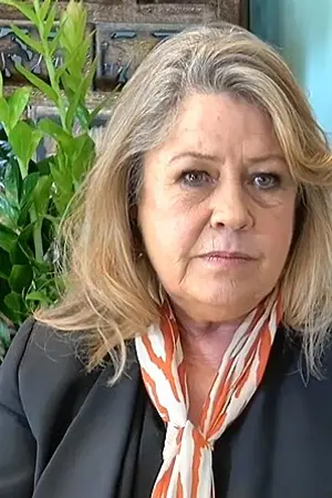 Noni Hazlehurst