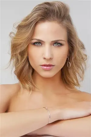 Luiza Valdetaro