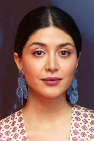Niousha Akhshi