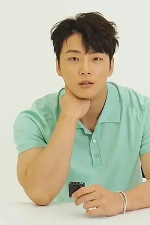Yoon Shi Yoon