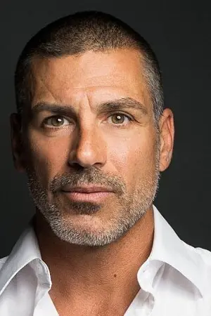 Eric Etebari