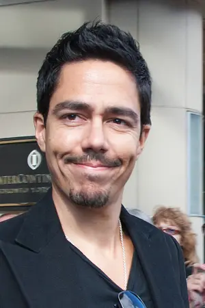 Zak Santiago