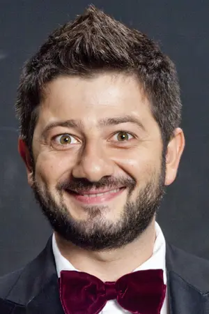Михаил Галустян