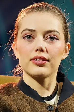 Grace Van Dien