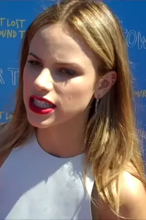 Halston Sage