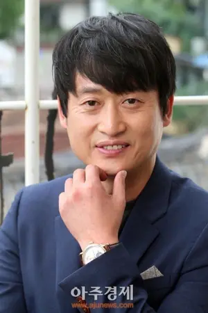 Yoo Seung Mok