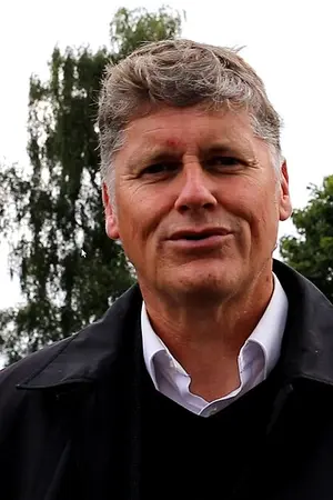 Colin Fox