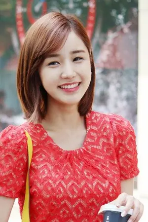 Yoon Jin Yi