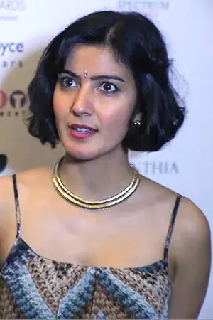 Rakhee Thakrar
