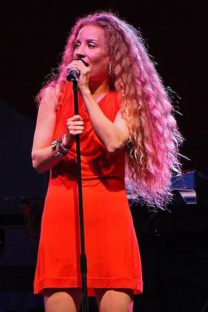Amanda Marshall