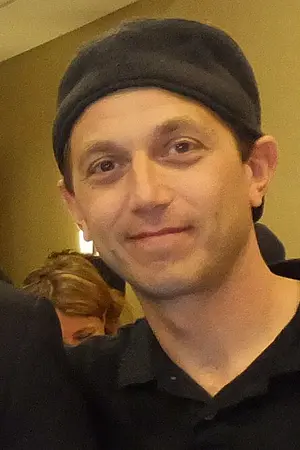 Йен Петрелла