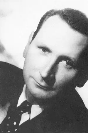 Альфред Адам
