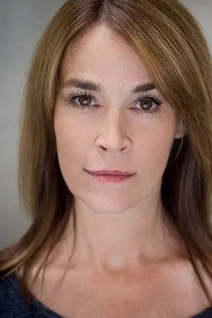 Eva Pope