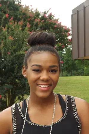 Nia Holloway