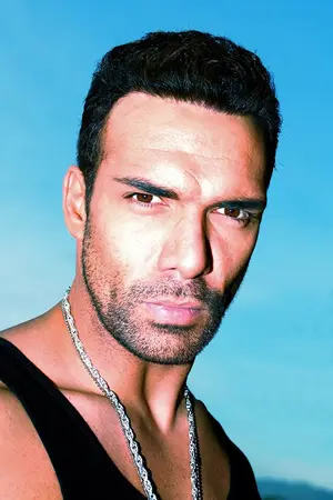 Darren Shahlavi