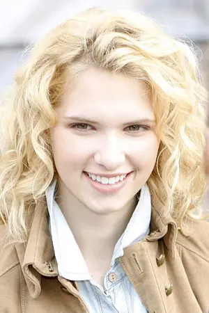 Claudia Lee