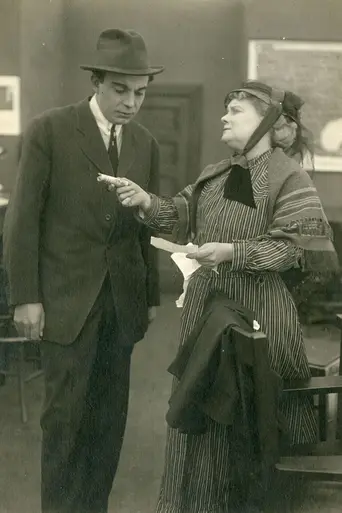 For Her Boy's Sake (1913)